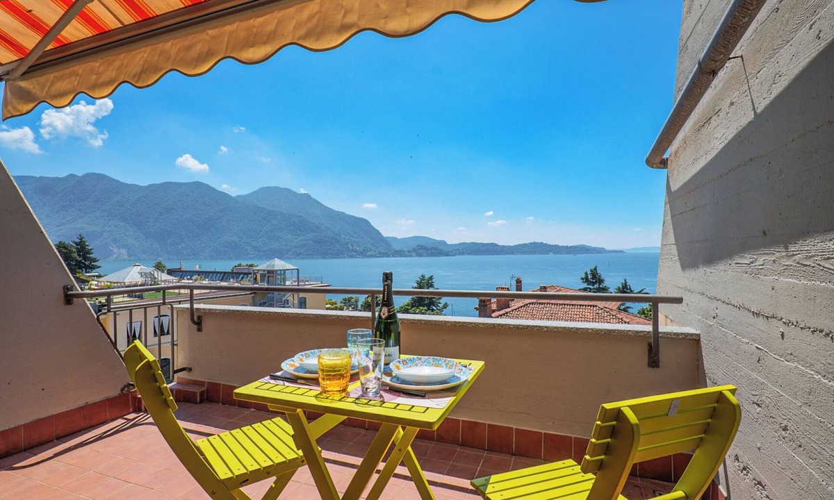 Susello Apartment | Studio with sunny balcony in a residence with pool