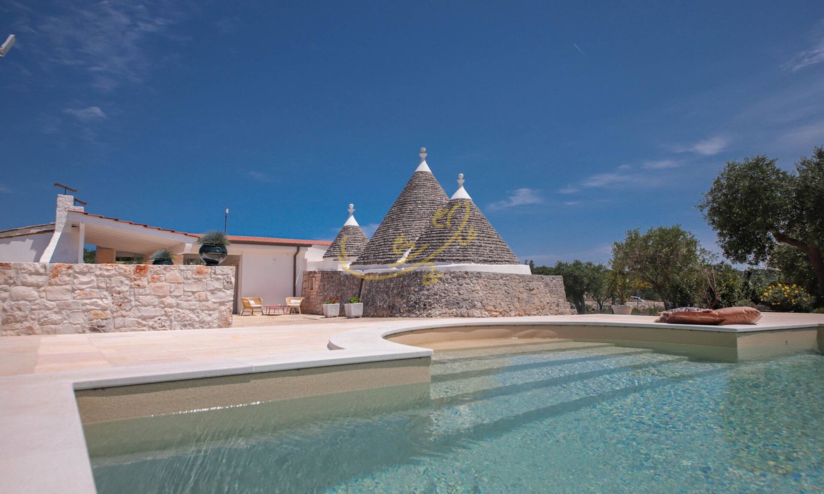 Castellana Grotte Villa | TD Trulli Benedetta w/Pool in Peaceful Nature