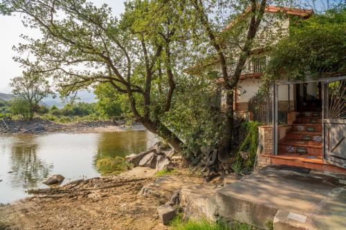 Bronte House | Teleferica