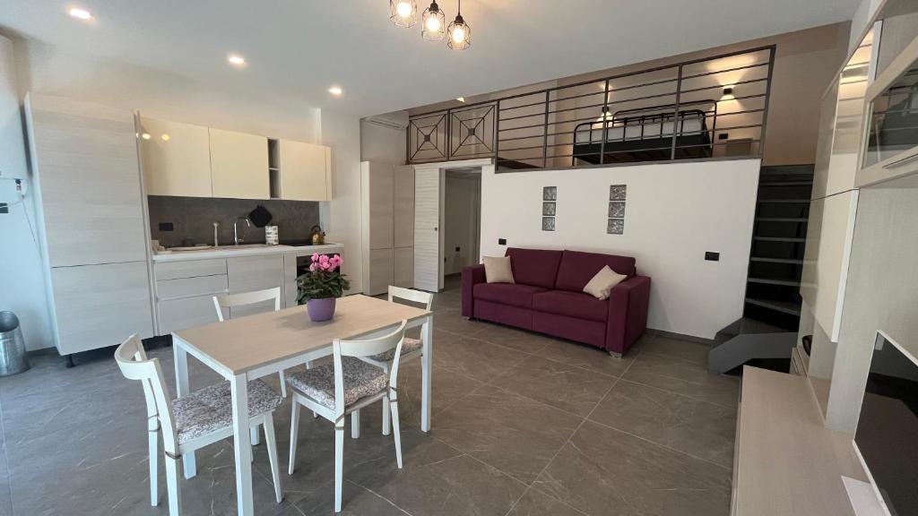 Saronno Apartment | Tolstoi 13