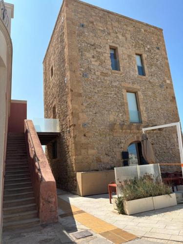 Punta Secca House | Torre Scalambri fronte mare Punta Secca