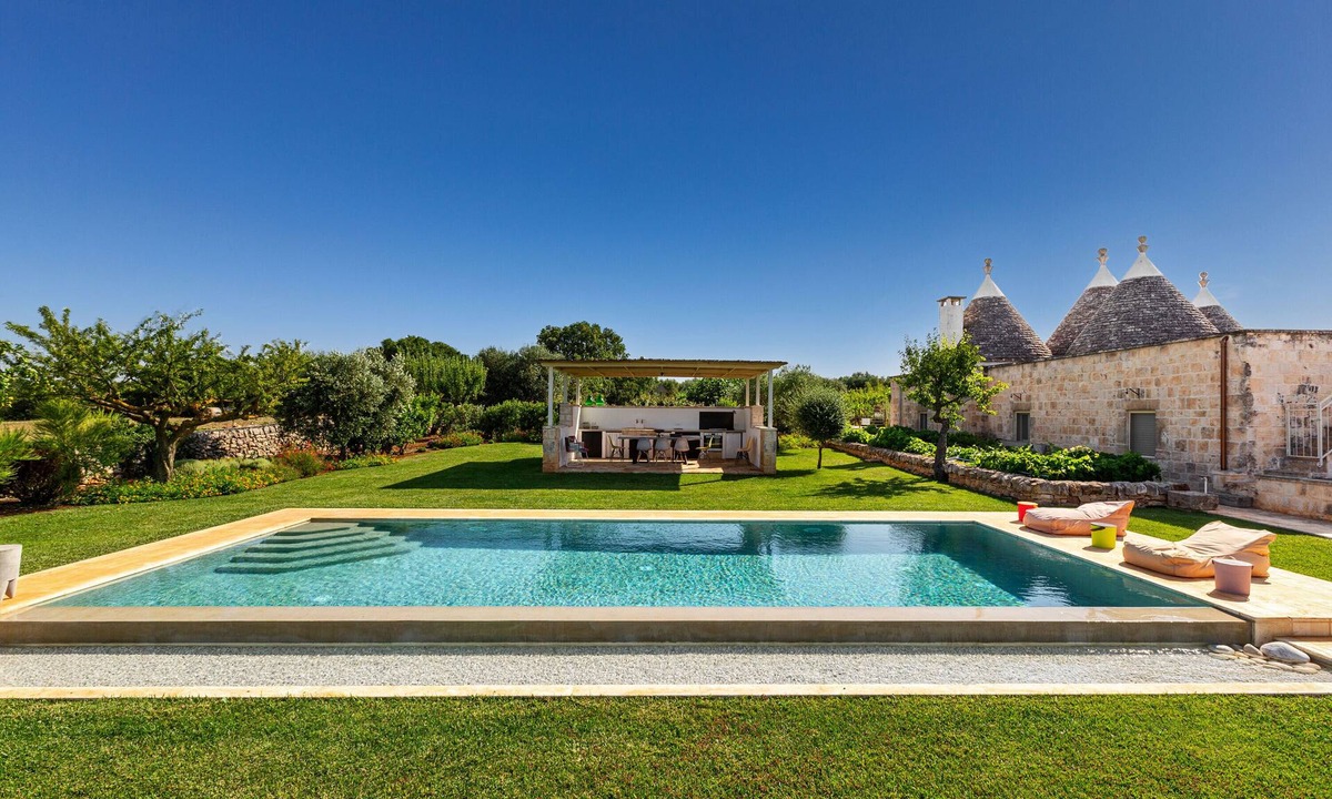 Specchiaruzzo Villa | Trulli Almaviva by Perle di Puglia
