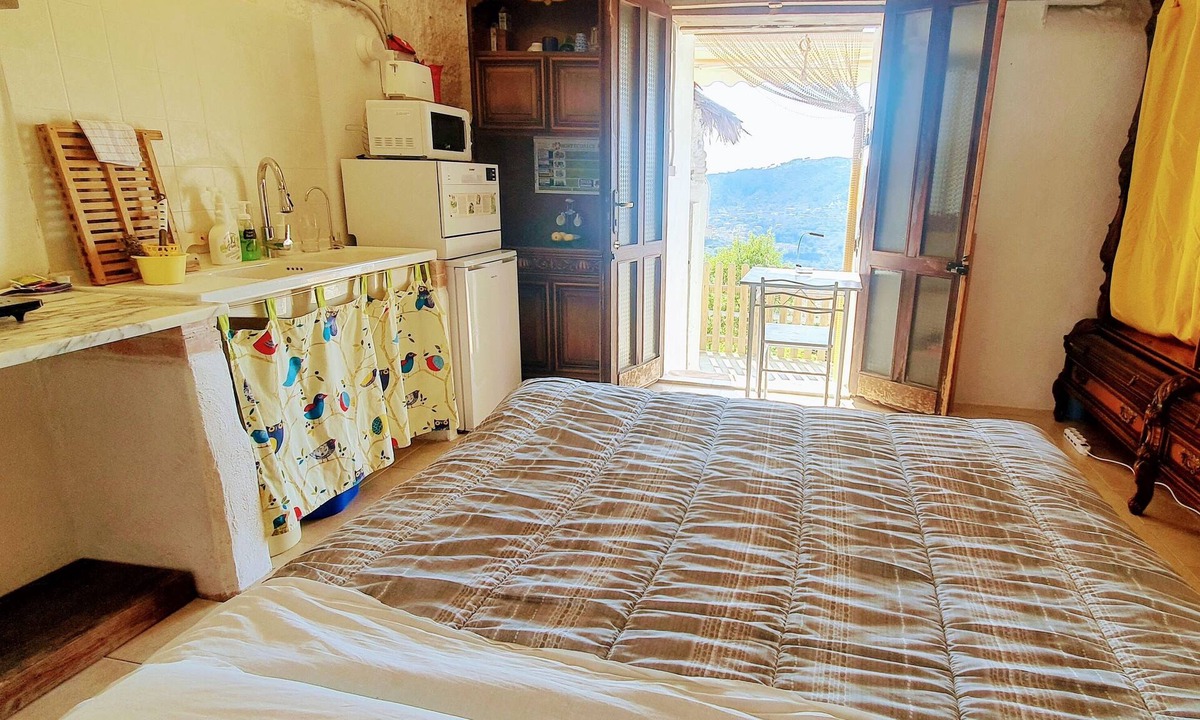 Montecorice Apartment | Unique Cave Stay w/E-Bikes, Fast WiFi, AC, Stunning Views, & HawaiiWC
