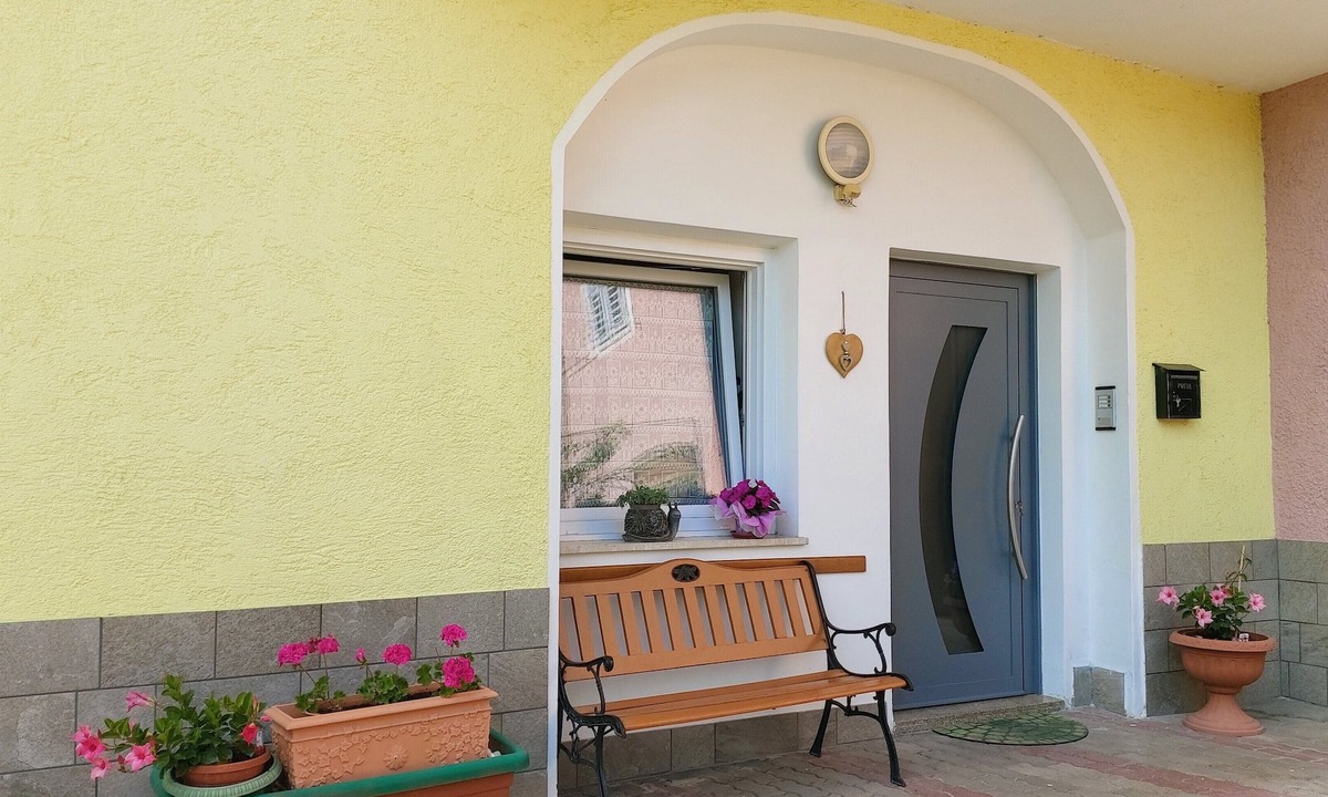 Brez House | VACATION HOME IRIS- RELAXING VACATION IN TOUCH WITH NATURE