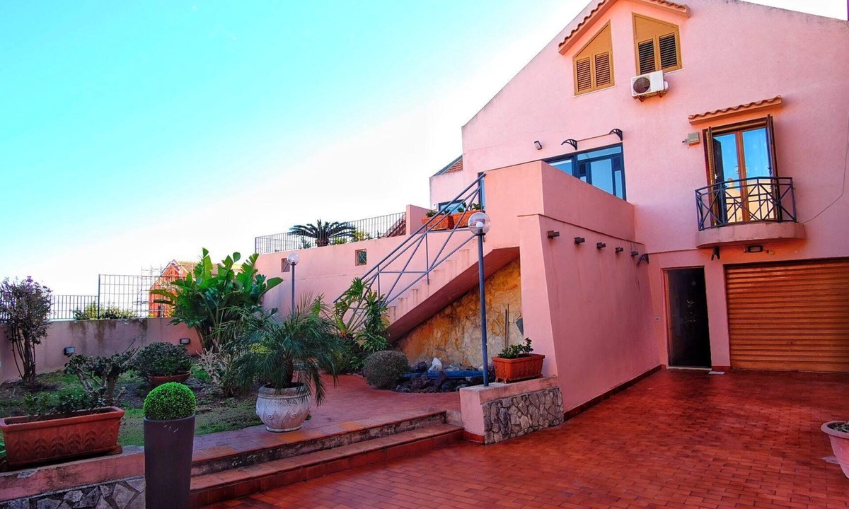 Ganzirri Apartment | Vacation home with dog boarding
