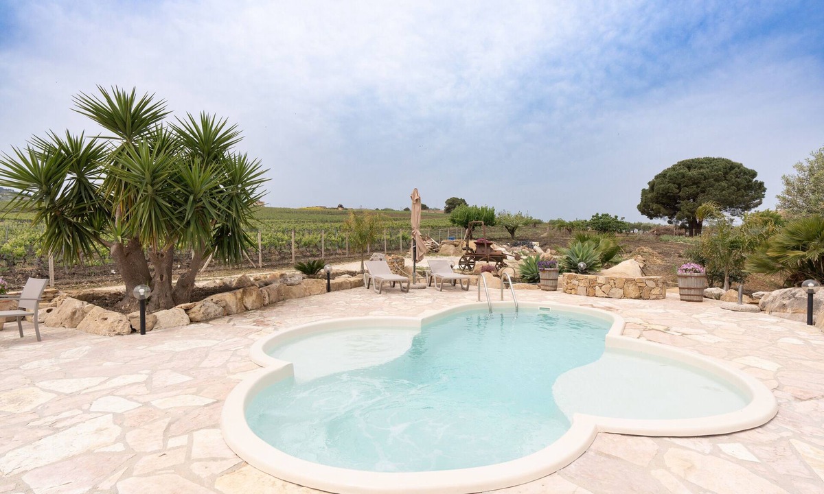 Buseto Palizzolo Villa | Villa Anna with Private Pool, Mountain Views, Wi-Fi, and Air Conditioning