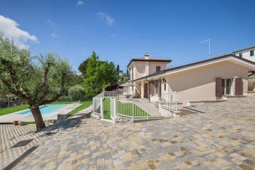 Cavaion Veronese Apartment | Villa Chiara APT 2-Appartamento in villa con piscina