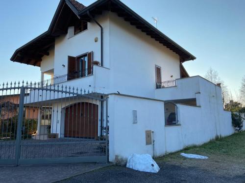Olgiate Olona Apartment | Villa Dina