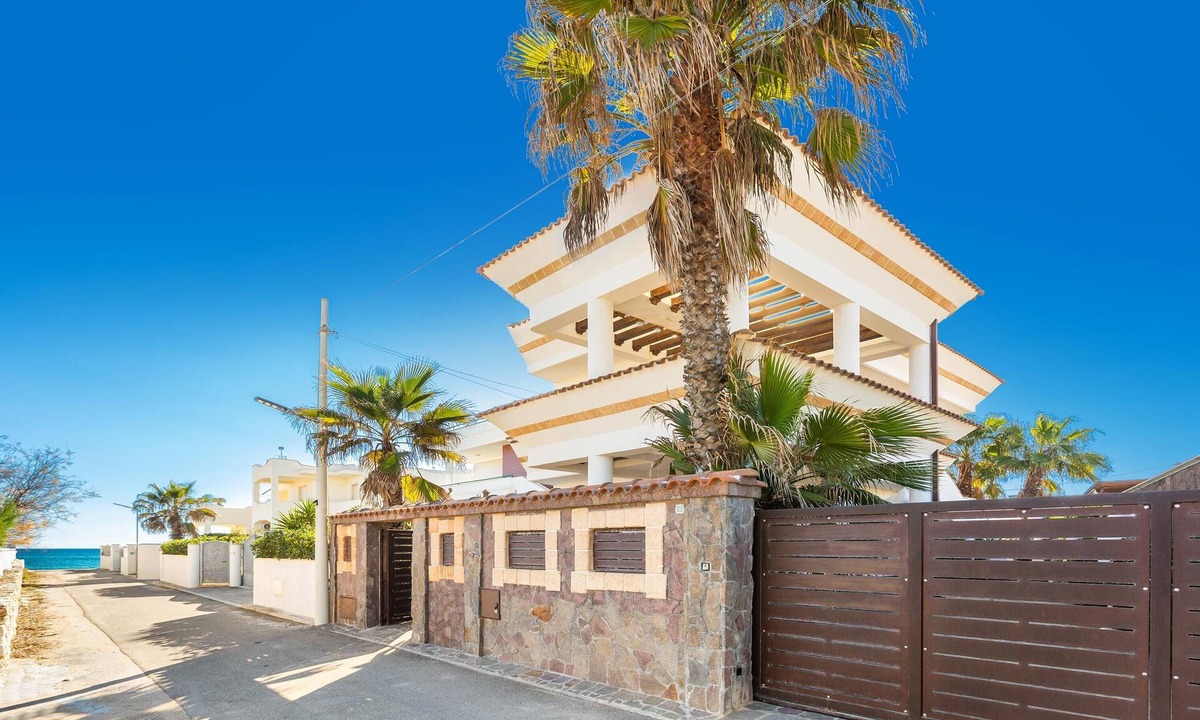Campomarino di Maruggio Apartment | Villa Eden - Primo Piano By BarbarHouse