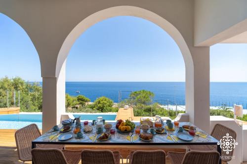 Plemmirio Villa | Villa Horama - Waterfront with Infinity Pool