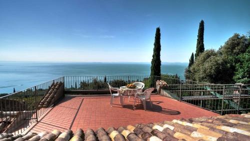 Garda House | Villa La Limonaia Garda, extraordinary silent position, great lake view