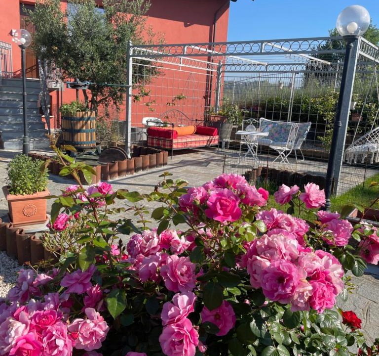 Borgonovo Apartment | Villa Lilli Beta Bella - Appartamento Rosso Whispering Vines