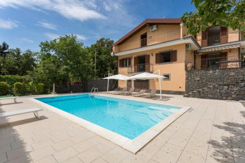 Viagrande Villa | Villa Sara sull'etna con Piscina