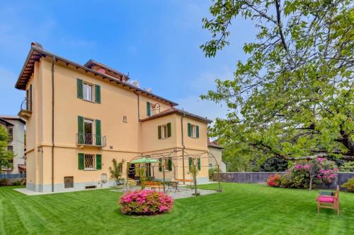 Brovello-Carpugnino Villa | Villa Tagini 5 minutes from Stresa - Happy Rentals