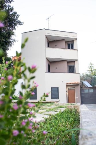 Lecce House | Villa Terry