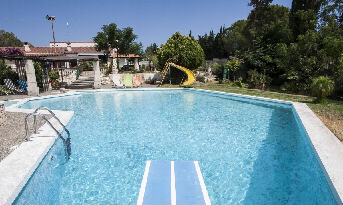 Specchia Villa | Villa with large pool and jacuzzi for large group m350