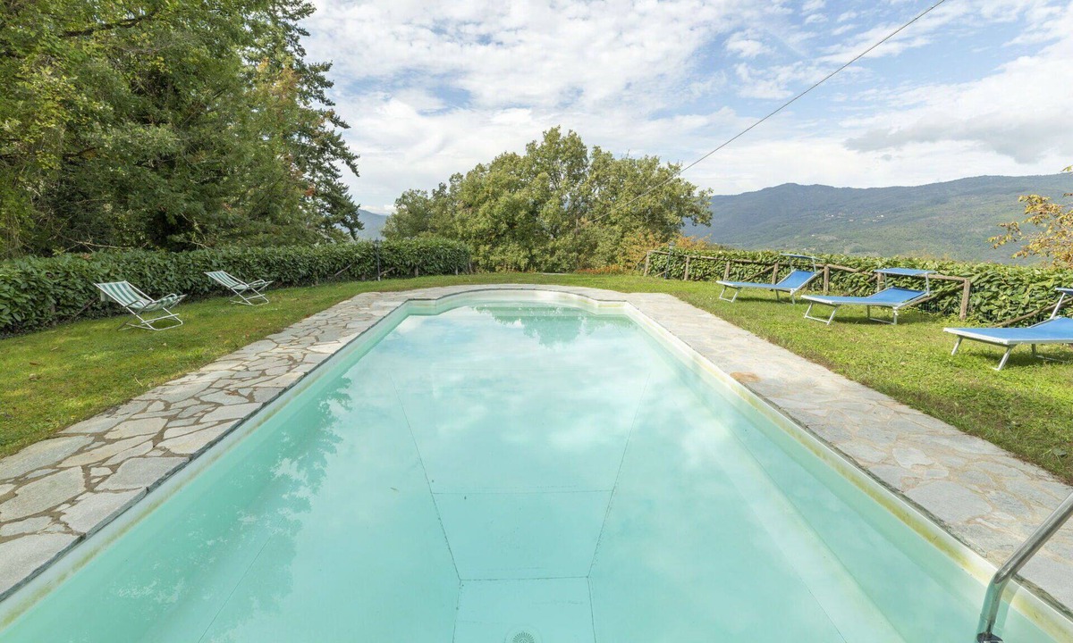 Pieve di Chio House | Wonderful villa for 10 people with WIFI, private pool, TV, patio and pets allowed