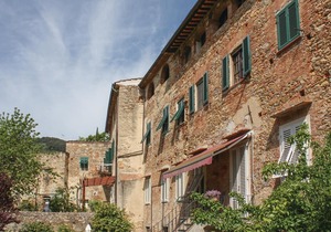 4 bedroom accommodation in Buti (PI)
