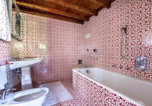 Ispra Villa Sleeps 13 Air Con WiFi