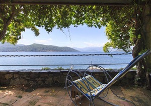 Ispra Villa Sleeps 13 Air Con WiFi