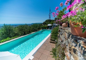 Seventh Heaven' flat with shared pool