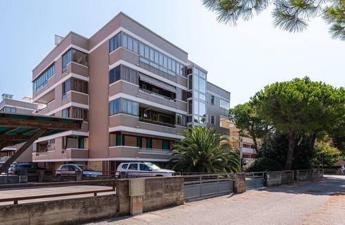 Grado Apartment | 1 bedroom beach front apartment in Grado -GO-