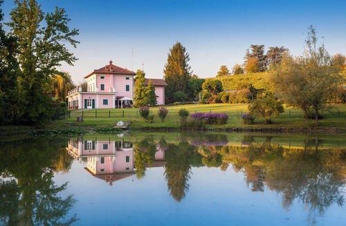 Saint-remy-de-provence House | 100. Studied, Villa On The Lake