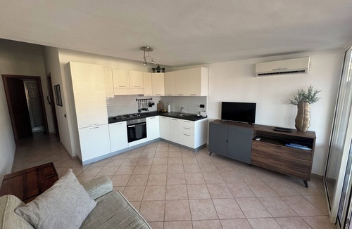 Amantea Apartment | 2 Bedroom spacious apartment, minutes to the beach, train station and shopping
