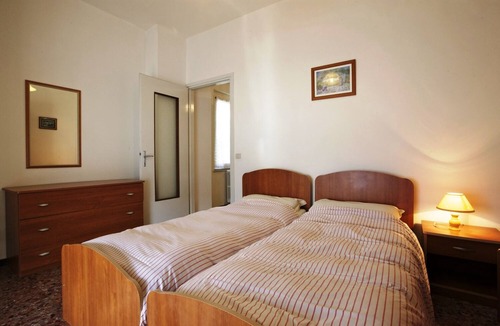 Zenna Apartment | 2 bedroom apartment in small residence right on the beach