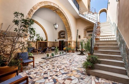 Calabernardo Villa | 300 m² Villa ∙ 5 bedrooms ∙ 9 guests