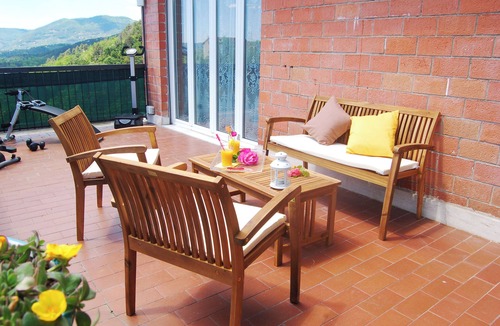 Vezzano Ligure Apartment | 6BR Stunning ultra-luxury Chalet with traditional feel