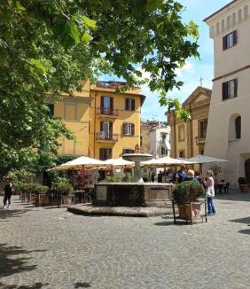 Frascati Apartment | A casa di Giuseppe e Tiziana - Frascati centro storico 30 min di treno da Roma