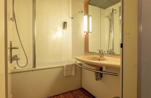 Zona Ca' Granda Hotel | a&o Hostel Milano Ca Granda