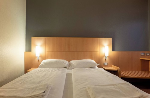 Zona Ca' Granda Hotel | a&o Hostel Milano Ca Granda
