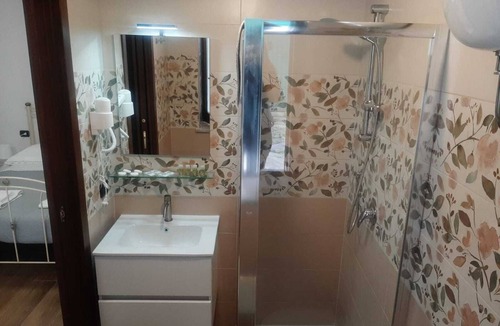 Angri House | Accommodation in center, Doria Castle, Town Villa, stores, bars, pubs, transportation.