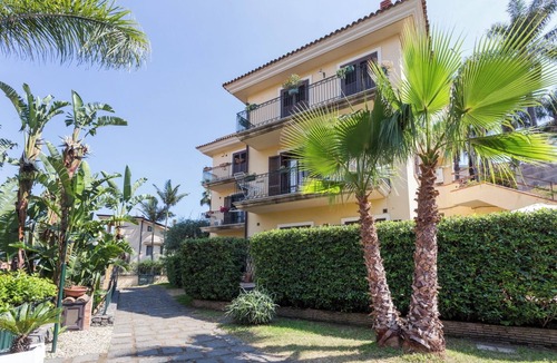 Aci Catena House | Aci Trezza - Charming Home "Il Moro" - a few minutes from the sea and golf club