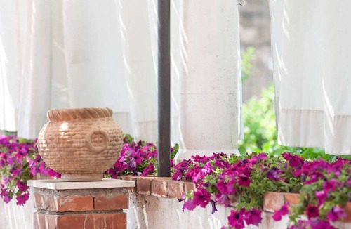 Acireale Apartment | Acireale B&B Double AC bedroom in villa with g