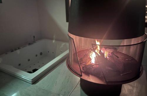 Carovigno Villa | Aeneas Villa Pool & Jacuzzi al mare Torre Guaceto