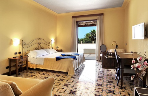 Lipari Historic Centre Hotel | Aktea