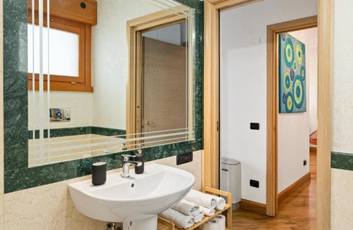 Torrino Apartment | Amsterdam Suite Design + Posto auto