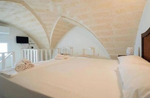 Uggiano la Chiesa Bed & Breakfast | Anemone Studios - Double room with extra bed in Salento