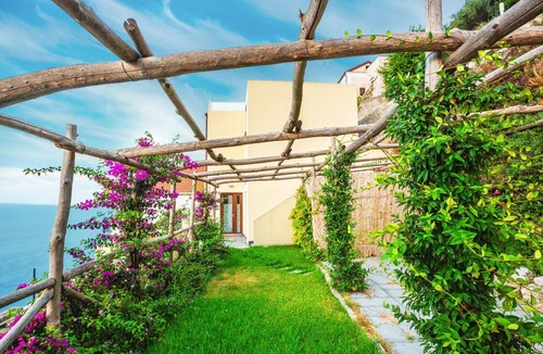 Pogerola Villa | Antico Sogno 8 exclusive property with jacuzzi and parking space near Amalfi