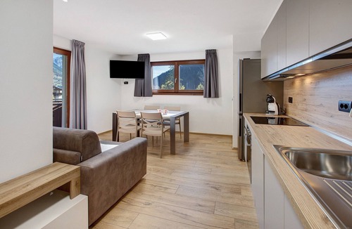 Isolaccia Apartment | Apartment '4' with Mountain View, Shared Garden and Wi-Fi