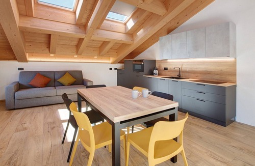 Isolaccia Apartment | Apartment '5' with Mountain View, Shared Garden and Wi-Fi