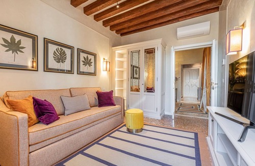 Dorsoduro Villa | Apartment Amara - Five Bedroom Villa, Sleeps 10
