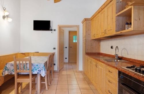 Caldes Apartment | Apartment 'Appartamento Sole' with Mountain View, Private Terrace and Wi-Fi