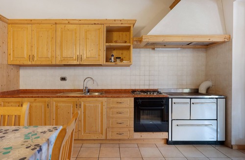Caldes Apartment | Apartment 'Appartamento Sole' with Mountain View, Private Terrace and Wi-Fi