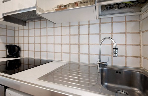 Levanto Apartment | Apartment 'Beach Paradise - Cicerone' with Wi-Fi and Air Conditioning