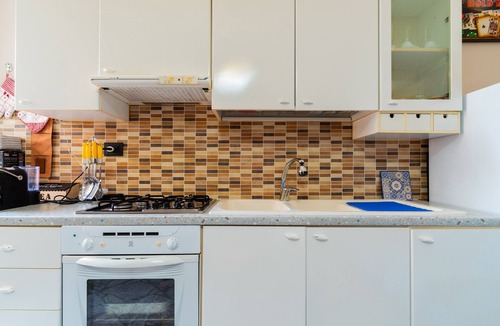 Giuggianello Apartment | Apartment 'Casa Aurora Luxury' with Shared Pool, Wi-Fi and Air Conditioning