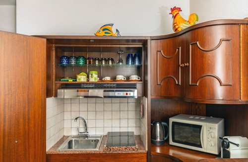 Taormina Apartment | Apartment 'Casa Florio' with Shared Terrace, Wi-Fi and Air Conditioning